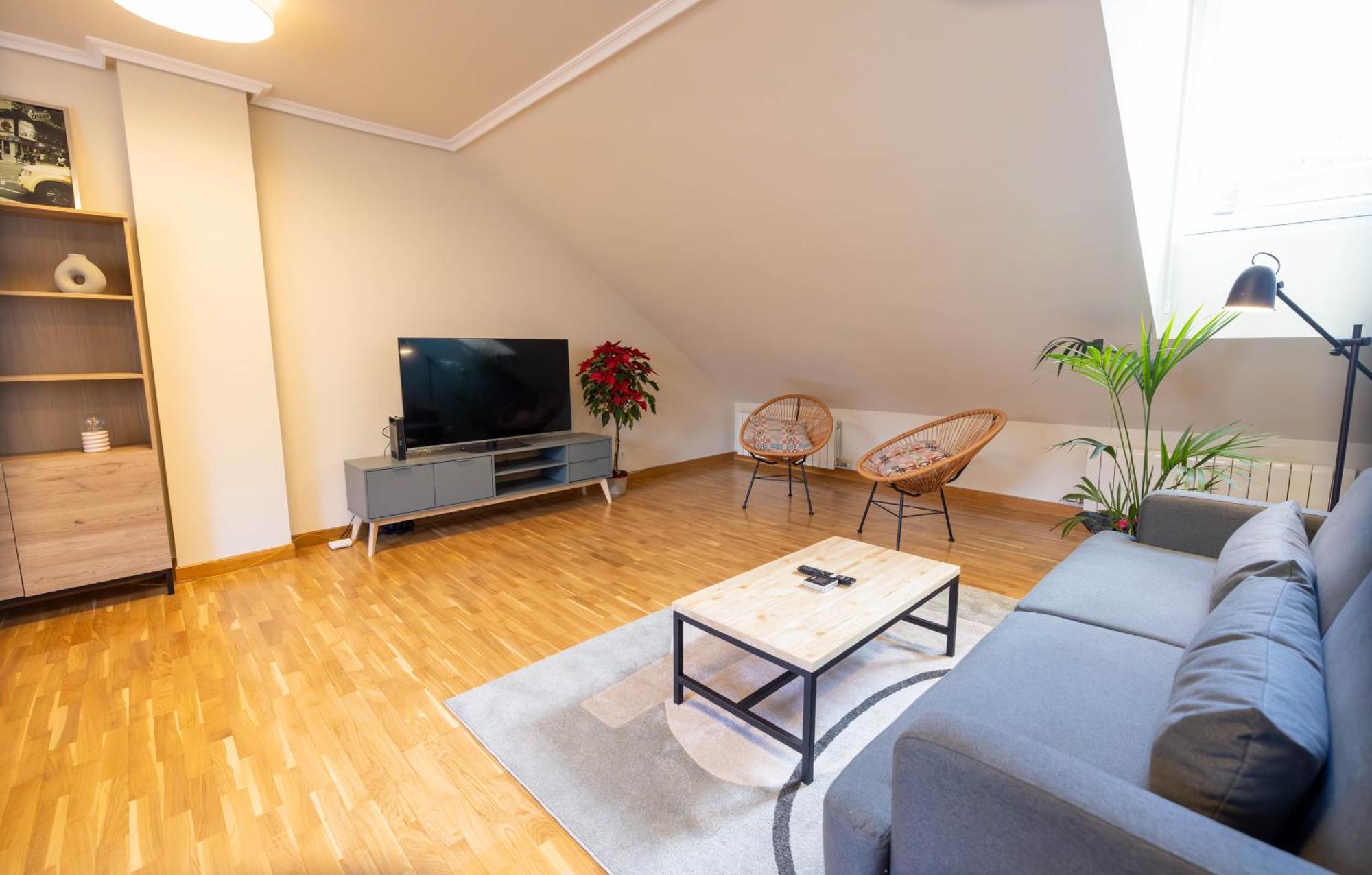 Atuaire Home La Merced En El Centro Historico De Burgos Parking Incluido Экстерьер фото